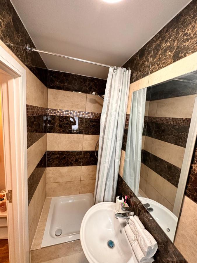 Canary Wharf Single Double And En-Suite Rooms ลอนดอน ภายนอก รูปภาพ