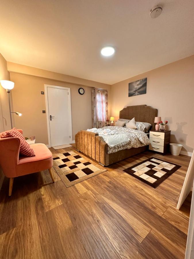 Canary Wharf Single Double And En-Suite Rooms ลอนดอน ภายนอก รูปภาพ