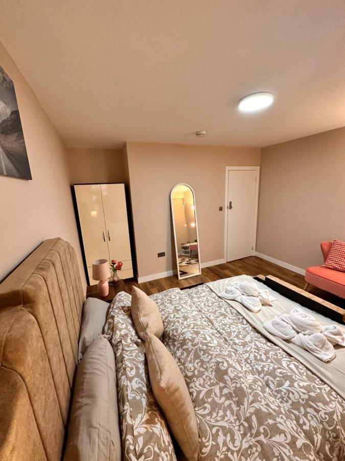 Canary Wharf Single Double And En-Suite Rooms ลอนดอน ภายนอก รูปภาพ