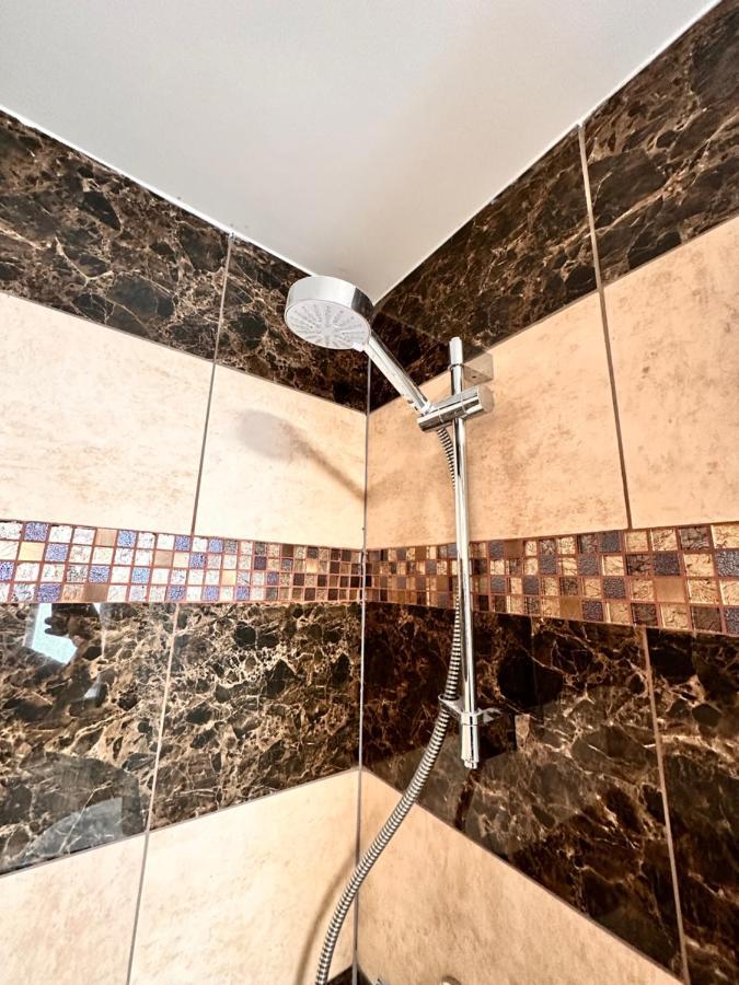 Canary Wharf Single Double And En-Suite Rooms ลอนดอน ภายนอก รูปภาพ