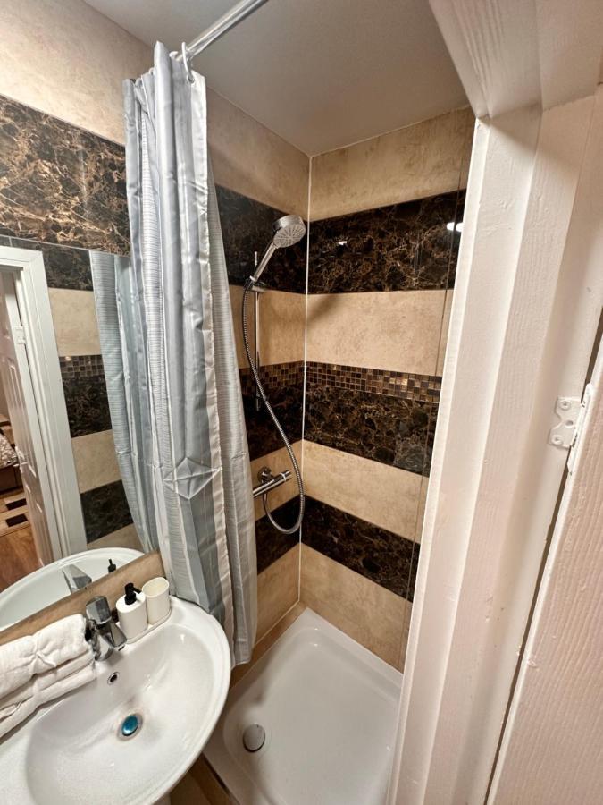Canary Wharf Single Double And En-Suite Rooms ลอนดอน ภายนอก รูปภาพ