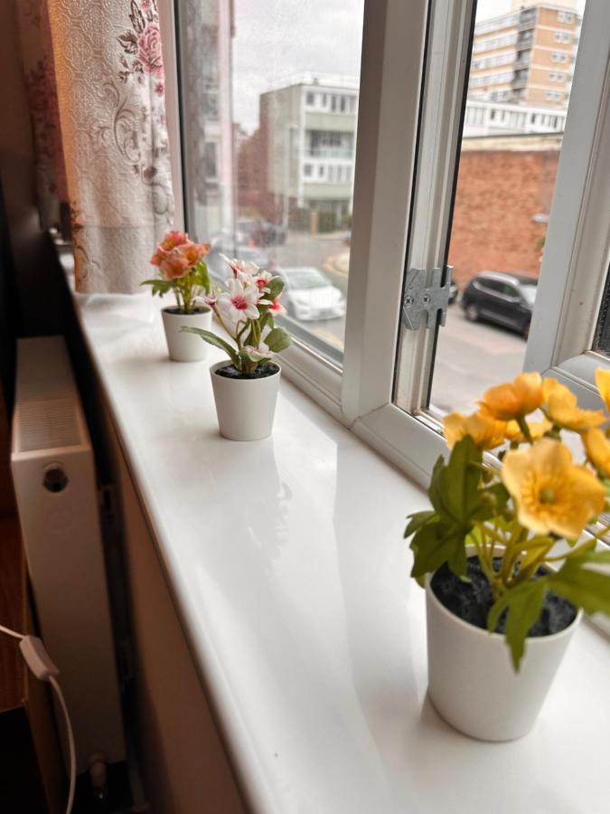 Canary Wharf Single Double And En-Suite Rooms ลอนดอน ภายนอก รูปภาพ