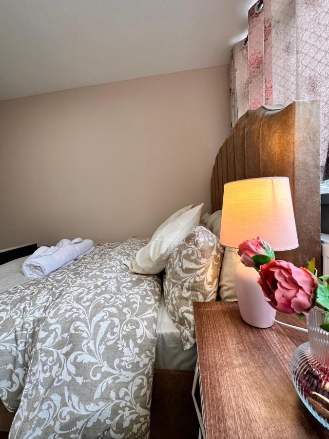 Canary Wharf Single Double And En-Suite Rooms ลอนดอน ภายนอก รูปภาพ