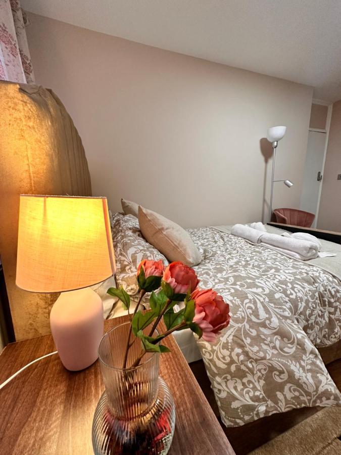 Canary Wharf Single Double And En-Suite Rooms ลอนดอน ภายนอก รูปภาพ