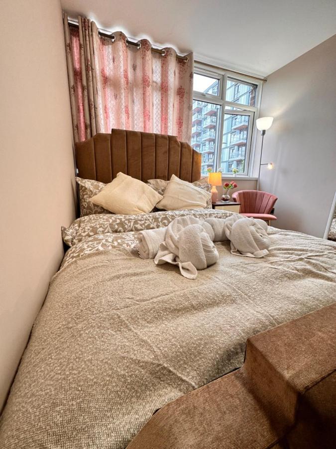 Canary Wharf Single Double And En-Suite Rooms ลอนดอน ภายนอก รูปภาพ