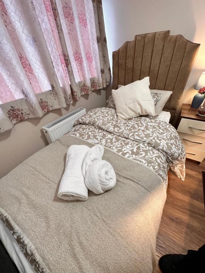 Canary Wharf Single Double And En-Suite Rooms ลอนดอน ภายนอก รูปภาพ