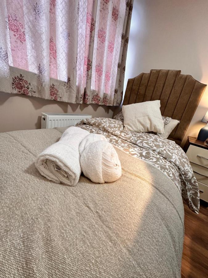 Canary Wharf Single Double And En-Suite Rooms ลอนดอน ภายนอก รูปภาพ
