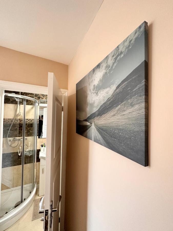 Canary Wharf Single Double And En-Suite Rooms ลอนดอน ภายนอก รูปภาพ