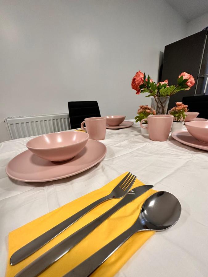 Canary Wharf Single Double And En-Suite Rooms ลอนดอน ภายนอก รูปภาพ