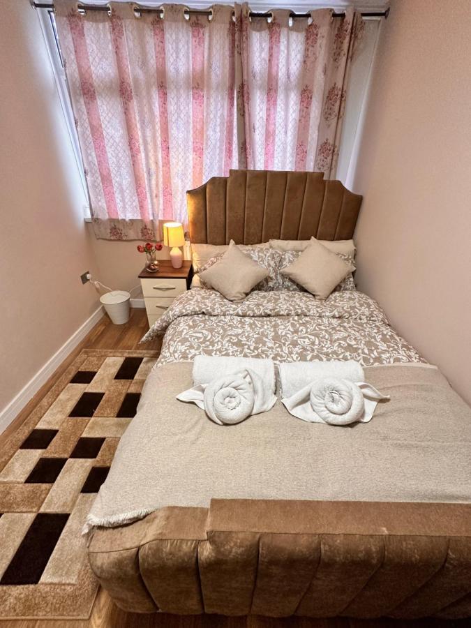 Canary Wharf Single Double And En-Suite Rooms ลอนดอน ภายนอก รูปภาพ