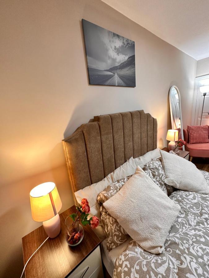 Canary Wharf Single Double And En-Suite Rooms ลอนดอน ภายนอก รูปภาพ
