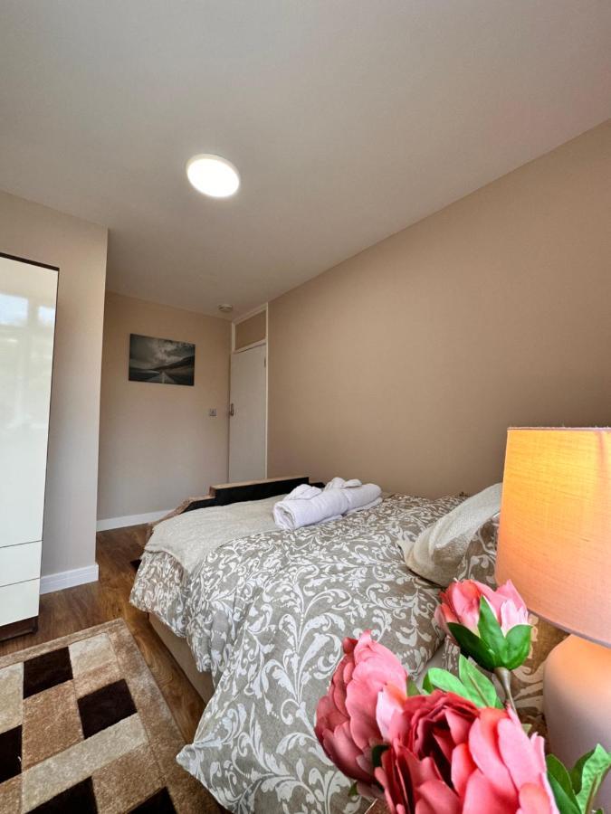 Canary Wharf Single Double And En-Suite Rooms ลอนดอน ภายนอก รูปภาพ