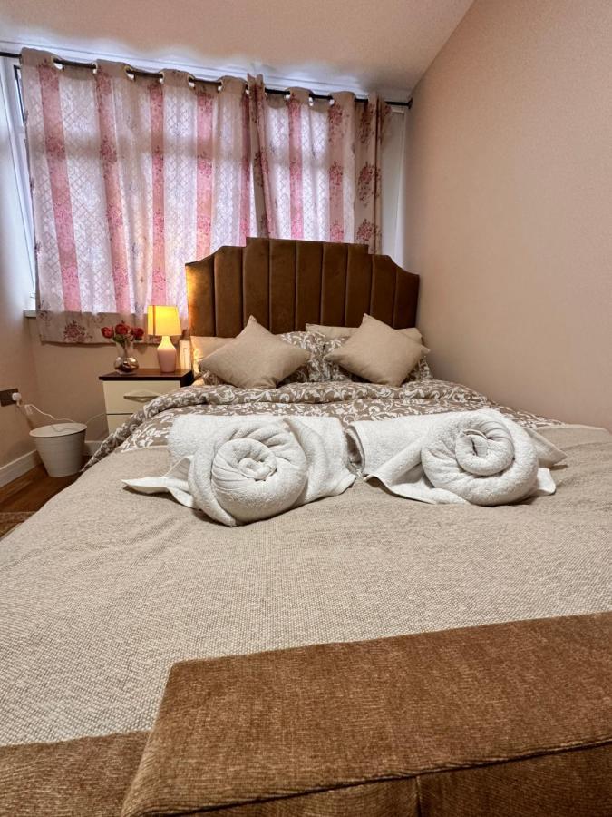 Canary Wharf Single Double And En-Suite Rooms ลอนดอน ภายนอก รูปภาพ