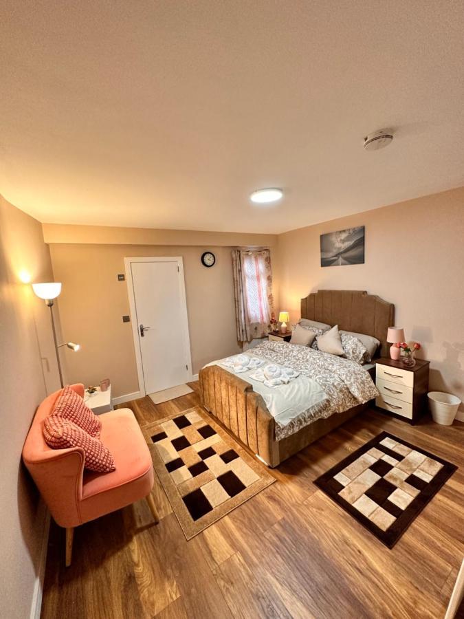 Canary Wharf Single Double And En-Suite Rooms ลอนดอน ภายนอก รูปภาพ